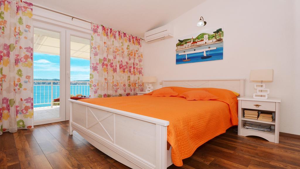 Gem Of The Sea Luxury Beach Apartment With Brand New Heating Infinity Pool 特罗吉尔 外观 照片