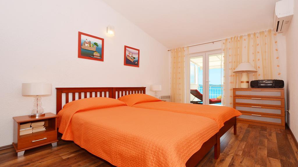 Gem Of The Sea Luxury Beach Apartment With Brand New Heating Infinity Pool 特罗吉尔 外观 照片