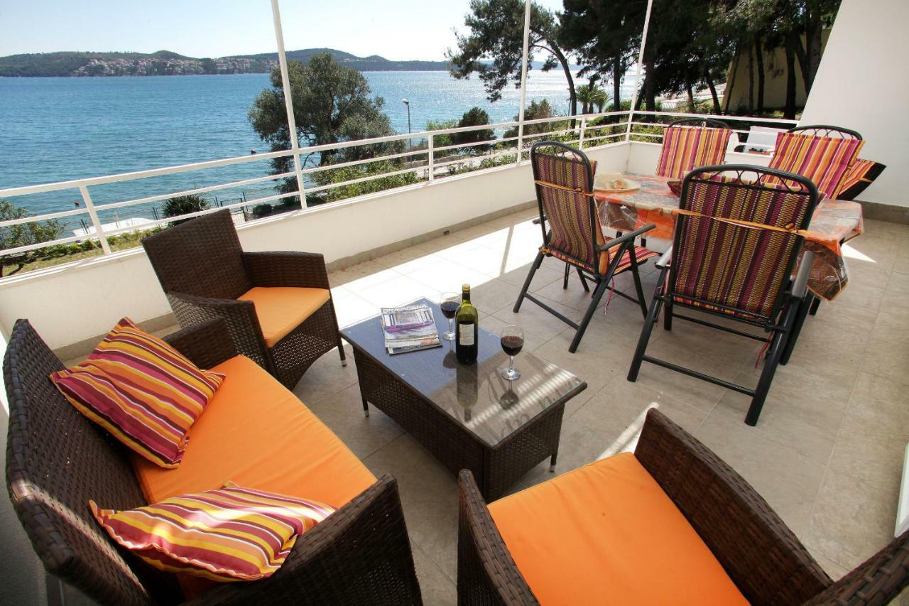 Gem Of The Sea Luxury Beach Apartment With Brand New Heating Infinity Pool 特罗吉尔 外观 照片