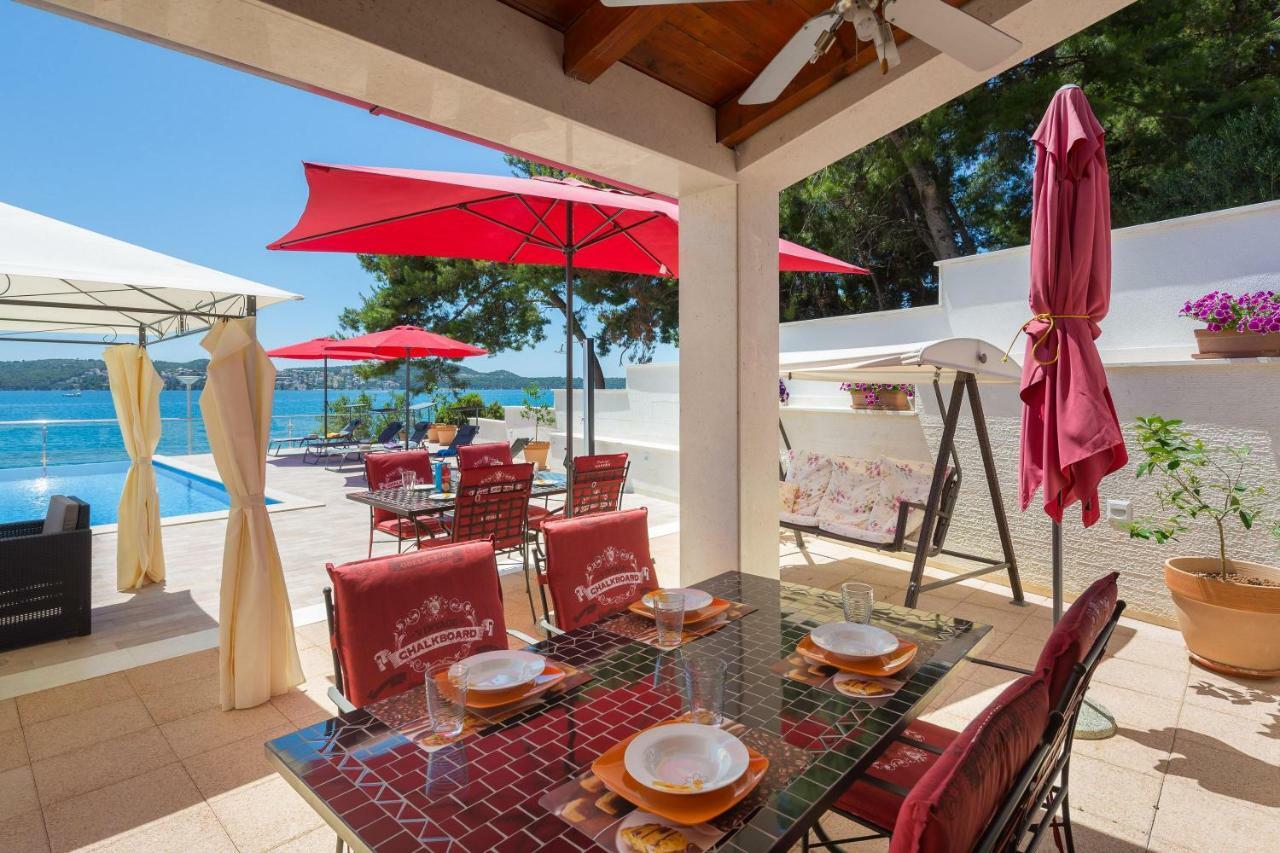 Gem Of The Sea Luxury Beach Apartment With Brand New Heating Infinity Pool 特罗吉尔 外观 照片