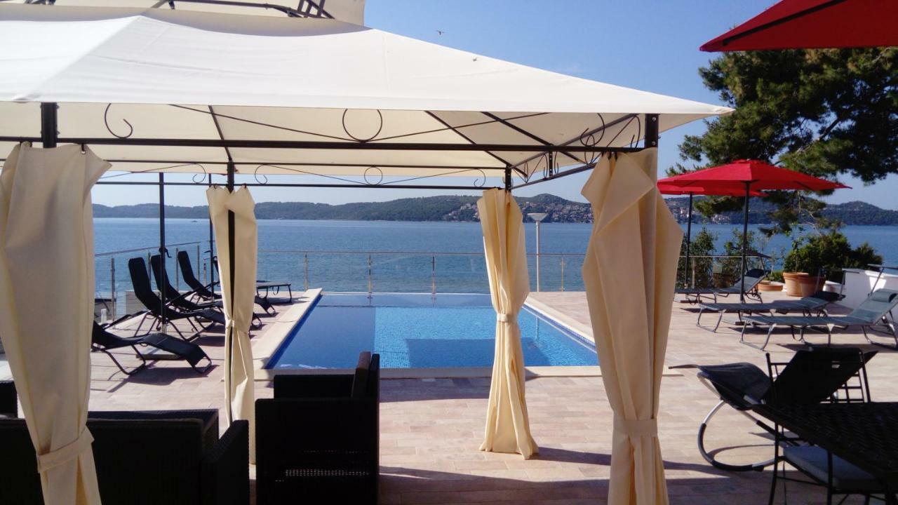 Gem Of The Sea Luxury Beach Apartment With Brand New Heating Infinity Pool 特罗吉尔 外观 照片