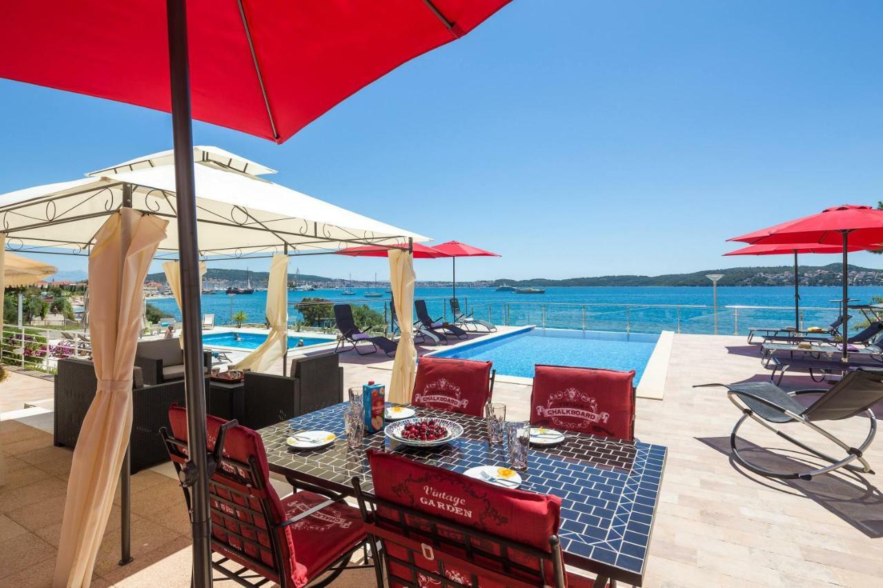 Gem Of The Sea Luxury Beach Apartment With Brand New Heating Infinity Pool 特罗吉尔 外观 照片