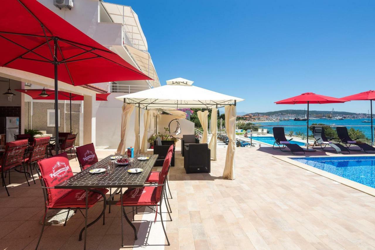 Gem Of The Sea Luxury Beach Apartment With Brand New Heating Infinity Pool 特罗吉尔 外观 照片
